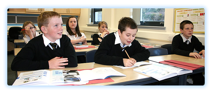Image: School pupils with Ceumannan books